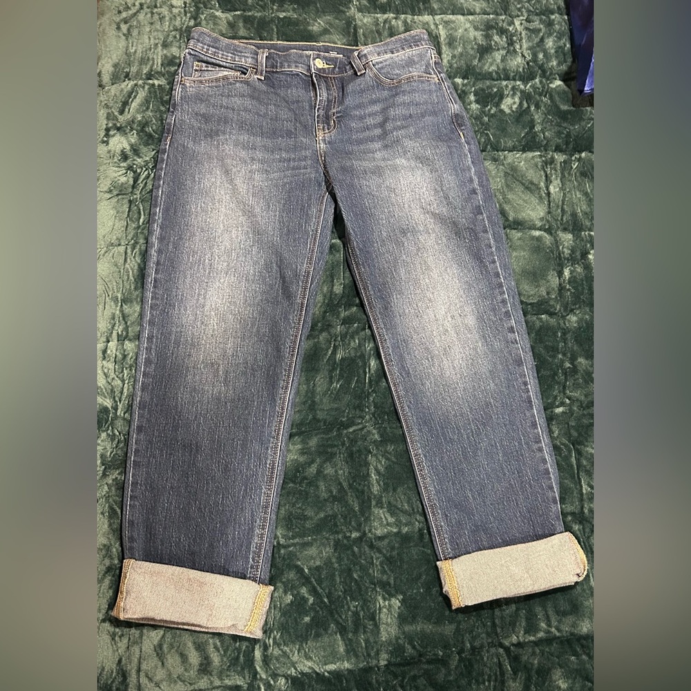 Old Navy Mid-Rise Wow Boyfriend Jeans